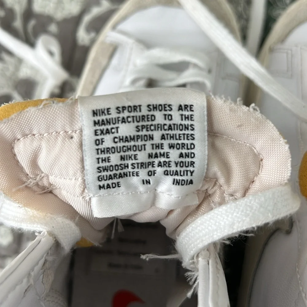 Nike Women’s Blazer '77 Vintage Mid Light Bone Sneaker Size 8